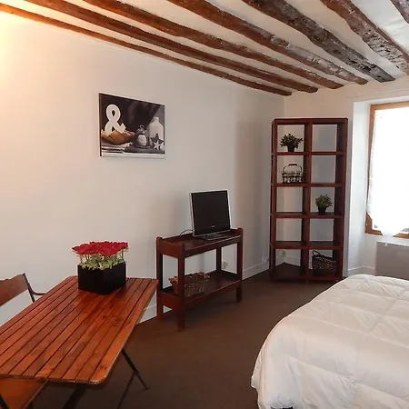 - Lappe Apartment Paris